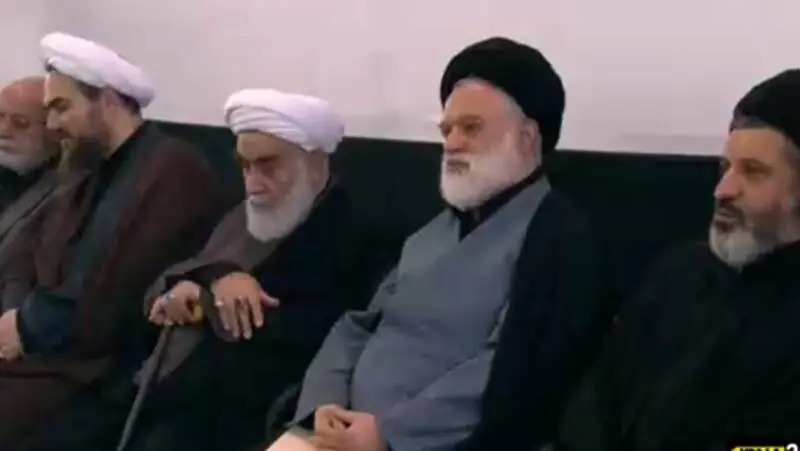 فیلم/ حضور فرزندان رهبر شهید انقلاب در مصلی امام خمینی(ره)