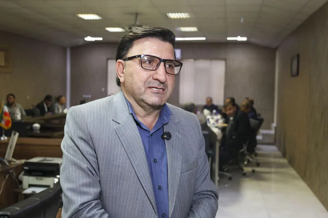  خدمات درمانی به اتباع مجاز، مشروط به پرداخت حق بیمه است
