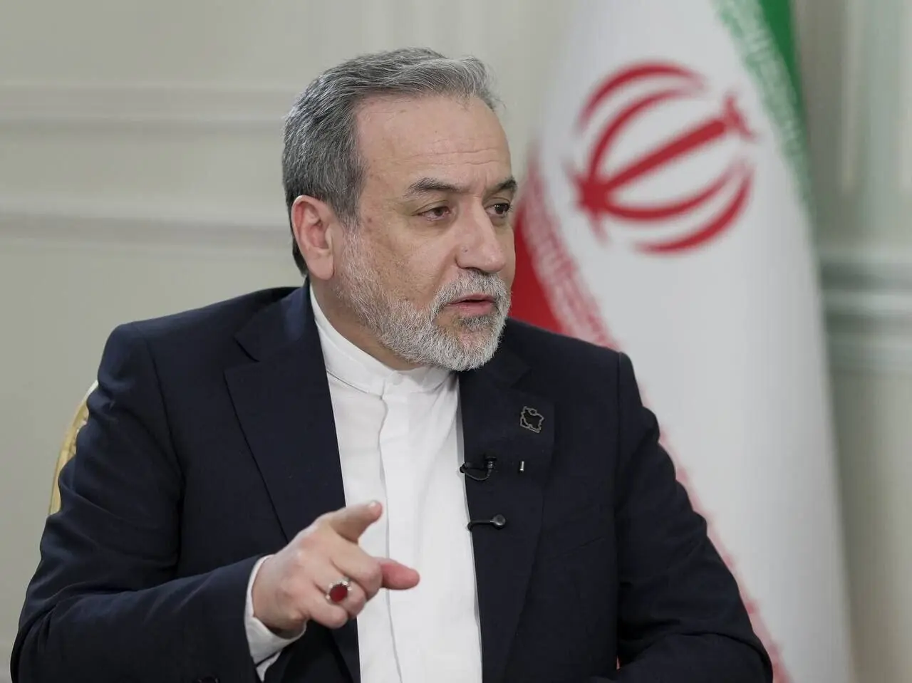 عراقچی: دیپلماسی و میدان در هماهنگی و همبستگی با یکدیگر حرکت میکنند