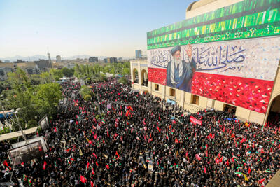 مراسم چهلم رهبر شهید در تهران؛ وداعی که پس از 40 روز همچنان تازه است