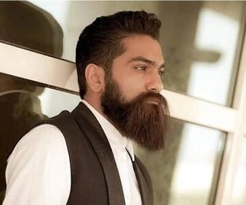 قاب صمیمی علی زندوکیلی و مادرش؛ لحظهای از عشق و قدردانی یک هنرمند!
