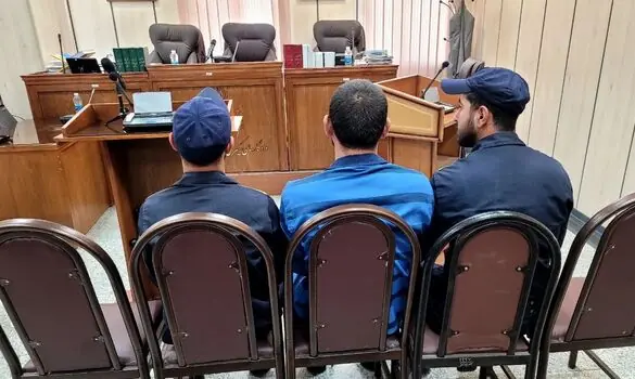اسیدپاشی شوهر یک زن روی 2 همکار مرد همسرش / گردن نگیرترین متهم در دادگاه