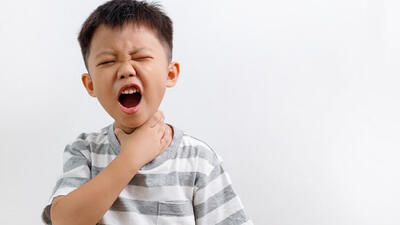 اگر غذا در گلو بپرد و تنها باشیم چگونه خودمان را از خفگی نجات دهیم؟