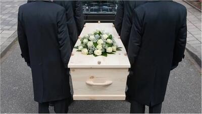 مرد انگلیسی ۳ سال با جسد مادرش زندگی کرد