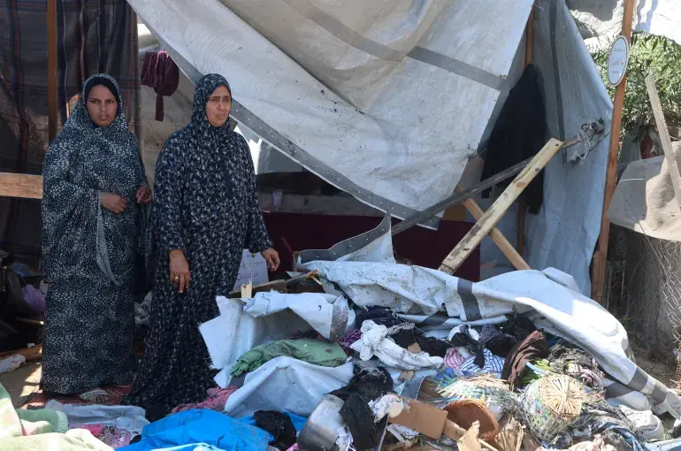 یک گزارش: بیش از ۸۰۰ هزار فلسطینی در چادرهای نامناسب در غزه زندگی میکنند