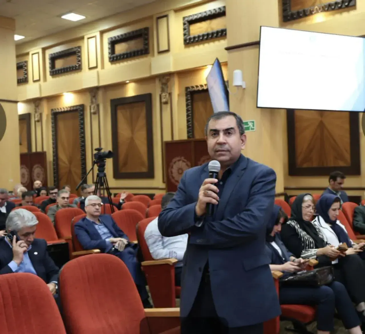 اگر امروز برای فرزندآوری اقدام نکنیم، ۱۵ سال دیگر کارخانهها با کمبود نیروی انسانی مواجه میشوند