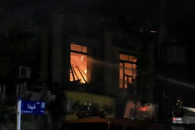 مهار آتش سوزی در میدان شهرداری گرگان