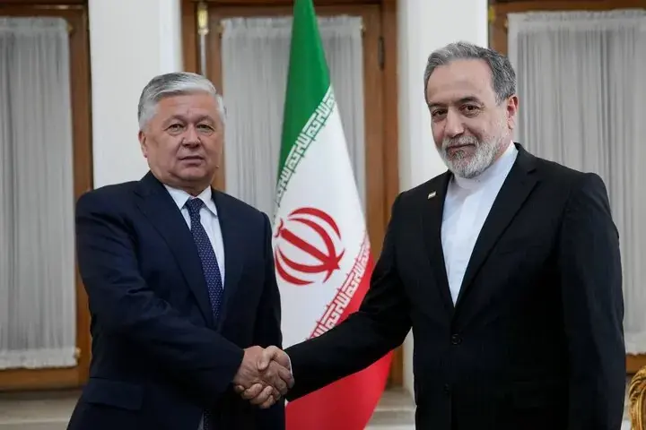 دیدار معاون وزیر امور خارجه ازبکستان با عراقچی