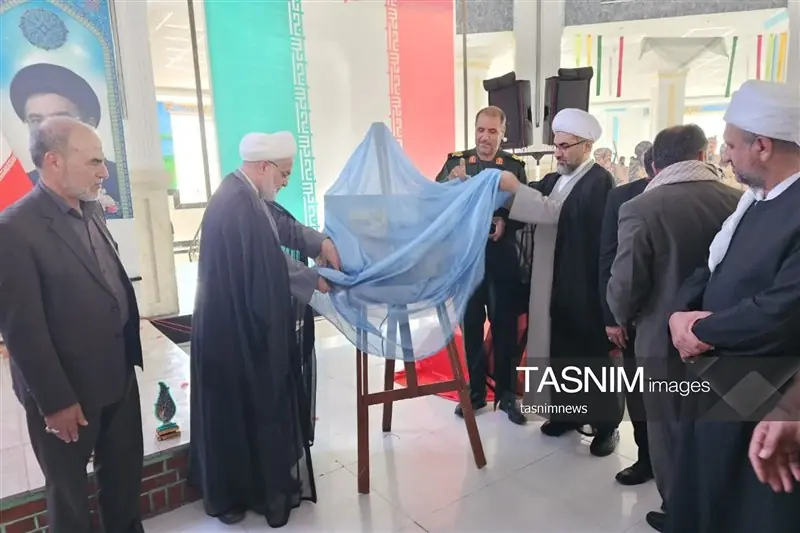رونمایی از گنجینههای مکتوب ایثار و مقاومت در اجلاسیه شهدای دیواندره - تسنیم