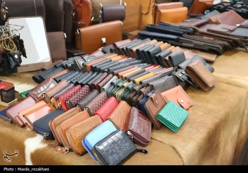 گردهمایی هنرمندان 29 استان در نمایشگاه صنایع دستی همدان - تسنیم