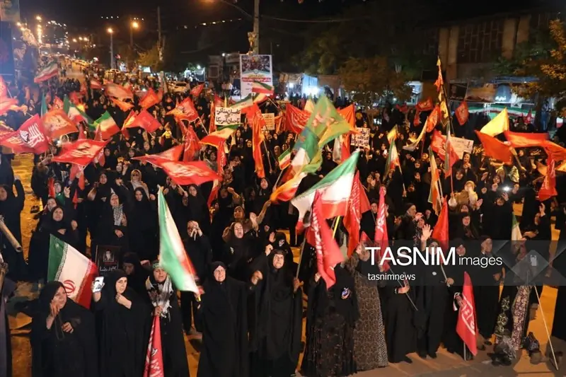 شب 170ایستادگی مردم یاسوج؛اعلام انزجار ازجنایات آمریکا واسرائیل تصاویر - تسنیم