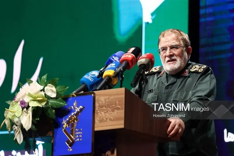 سرلشکر ایزدی:آمریکا خواب تصرف خاک ایران راببیند/ترامپ را مستأصل کردیم - تسنیم