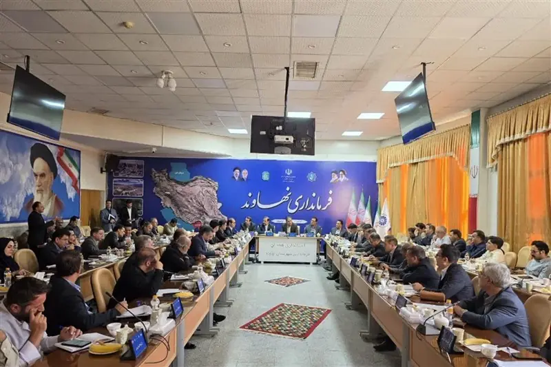 مصوبات روی کاغذ گرهای از تولید در همدان و شهرستانها باز نمیکند - تسنیم