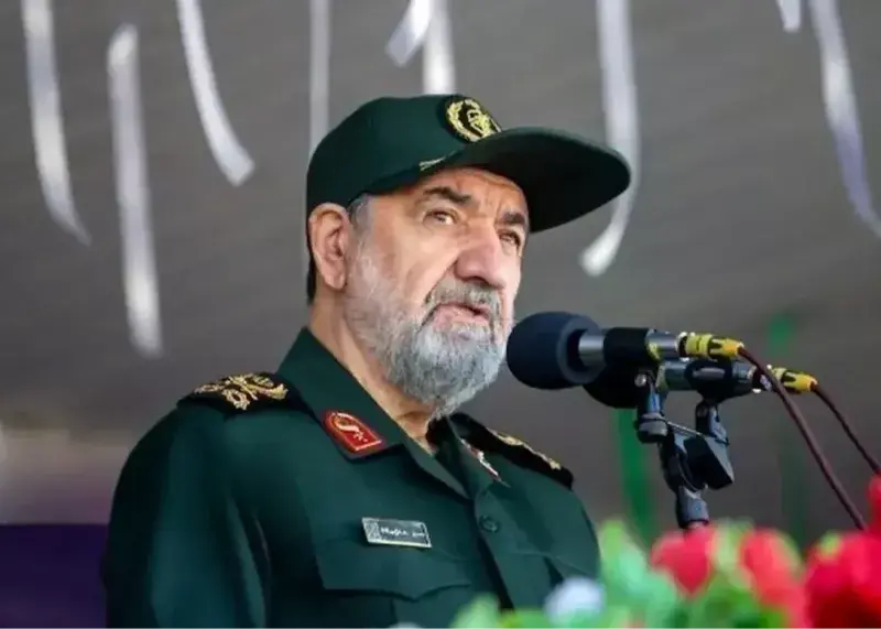 واکنش محسن رضایی درباره تنگه هرمز
