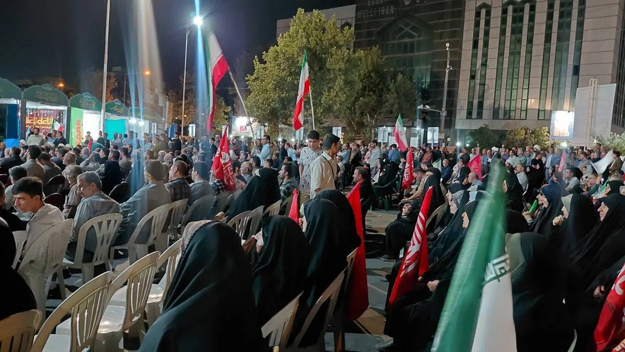 از خاکسپاری تا چهلم؛ روایت بیکران عشق سنندجیها به رهبر شهید