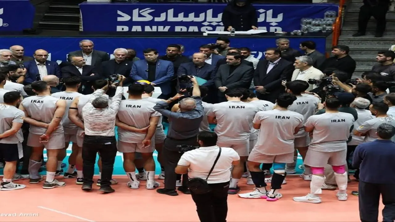 رونمایی از ۱۴ ملیپوش والیبال در حضور دنیامالی