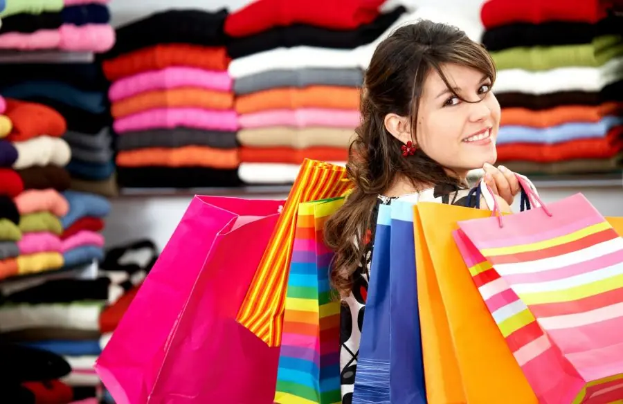 چرا بعضی خریدهای تازه ما را به خریدهای بیپایان میکشانند؟ | آخرین خبر