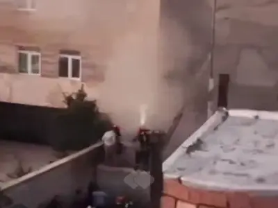نجات ۱۰ نفر از آتشسوزی ساختمان داروپخش در اردبیل | آخرین خبر