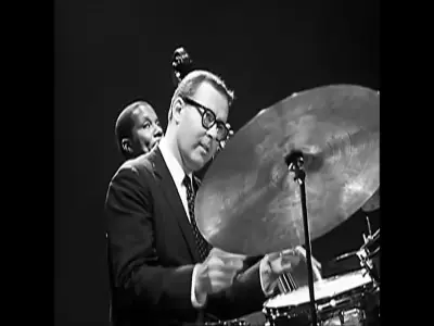  یکی از معروف ترین موسیقی های جَز ساخته Paul Desmond با نام Take Five  | آخرین خبر