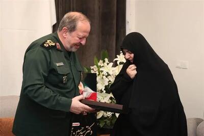 سردار ابن الرضا با خانوادههای شهدا دیدار کرد