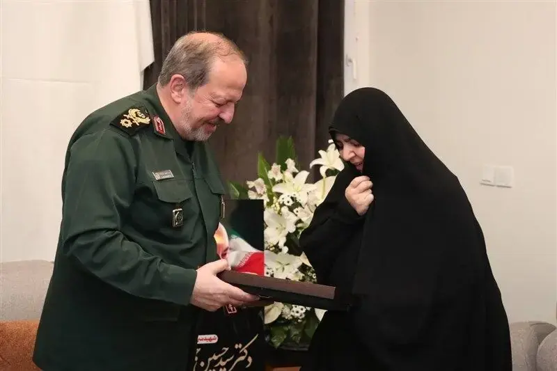 سردار ابن الرضا با خانوادههای شهدا دیدار کرد