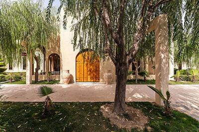 معماری این باغ در تهران شما را از شهر جدا میکند