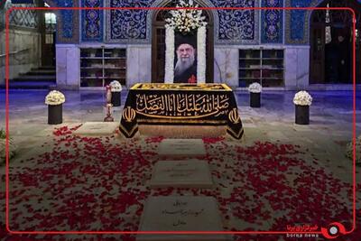  حال و هوای ظهر امروز حرم مطهر رضوی از صحن پیامبر اعظم(ص) تا رواق دارالذکر مزار نورانی «آقای شهید ایران»