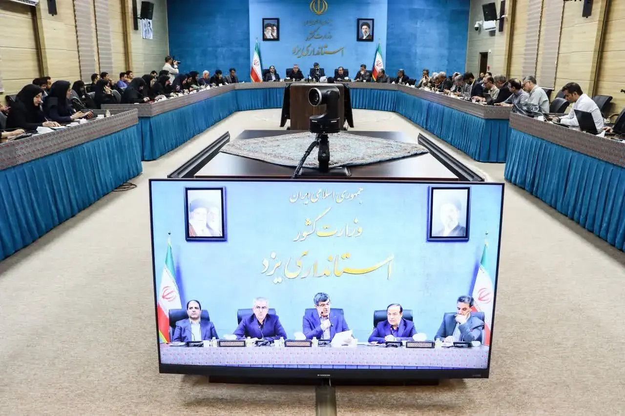 استاندار یزد: فراوانی کالاهای اساسی، موفقیت بزرگ دولت در جنگ بود