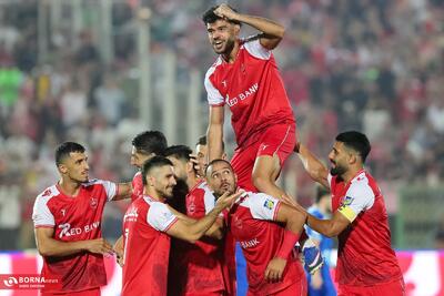 دیدار تیمهای فوتبال پرسپولیس - استقلال خوزستان