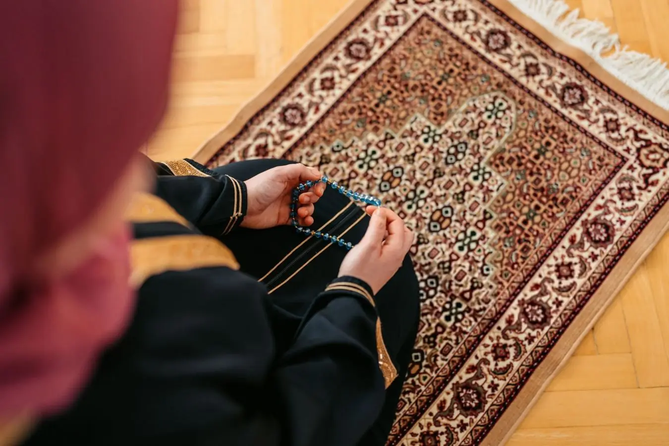 طریقه خواندن نماز حاجت در روز جمعه بسیار مجرب و مؤثر