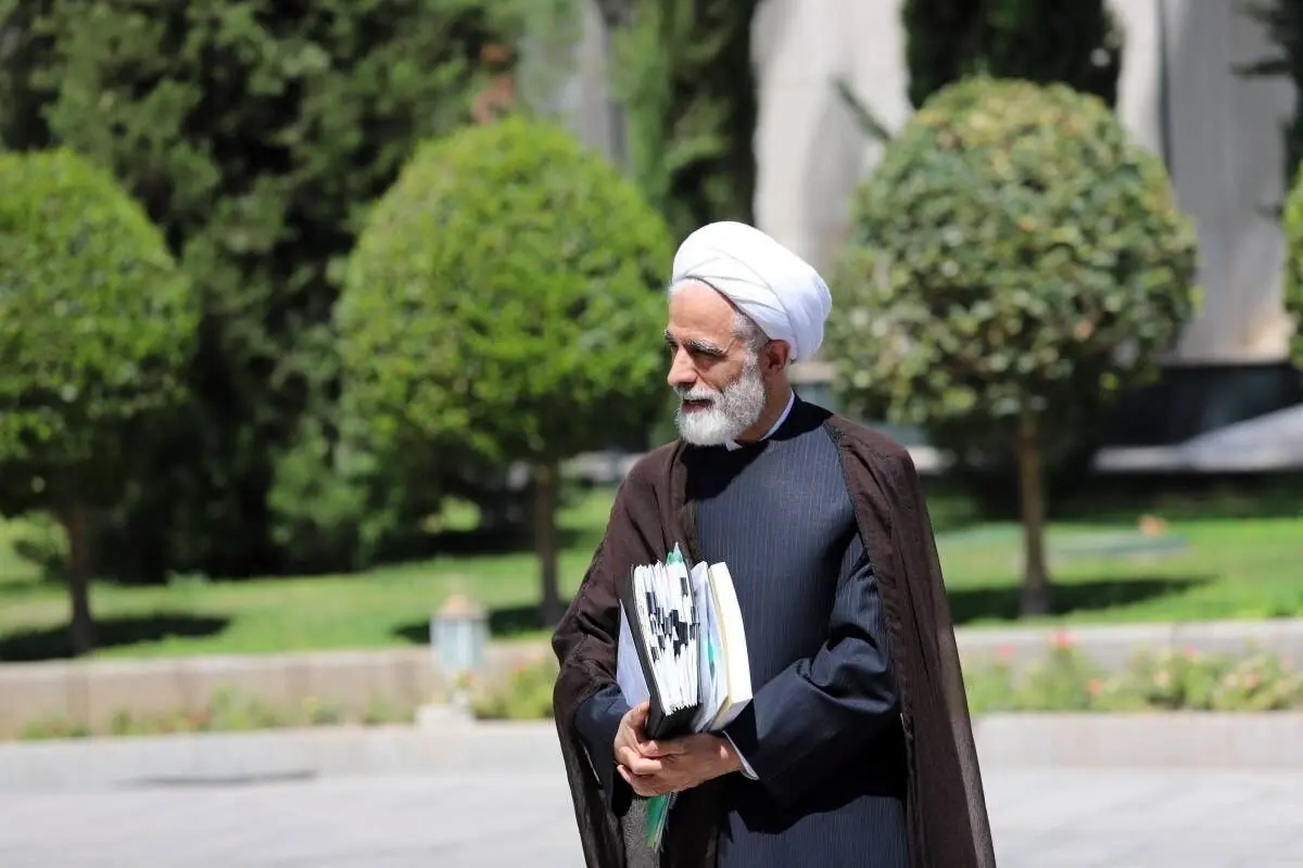 انصاری، معاون رئیسجمهور: طرح مقابله با نفوذ مغایر با قانون اساسی و حقوق شهروندی است