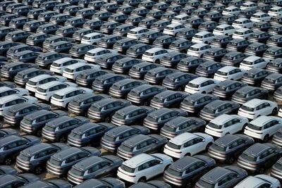 قفل واردات خودروهای دستدوم باز شد/ ۲۰ هزار خودرو در راه بازار ایران