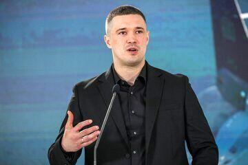 بحران سیاسی در کییف در بحبوحه جنگ/ وزیر دفاع اخراجی اوکراین خواستار برگزاری انتخابات شد / آیا زلنسکی در میان جنگ به انتخابات تن میدهد؟