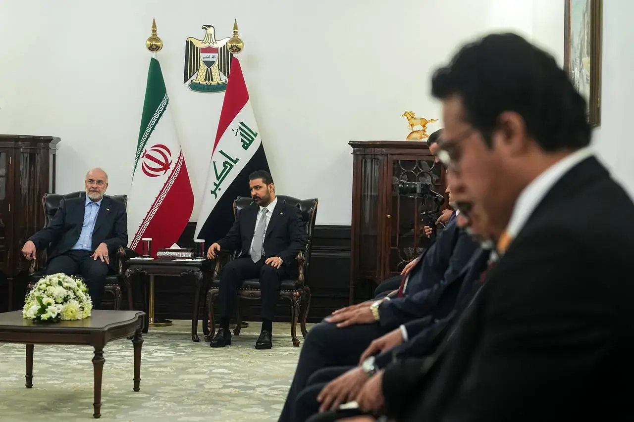 قالیباف در دیدار با نخست وزیر عراق: ما در کمک به عراق تفاوتی بین شیعه، سنی، کُرد، عرب و غیرعرب قائل نبودیم؛ شهدای بزرگی را هم در این راه دادیم از جمله شهید حاج قاسم سلیمانی / الزیدی: عراق و ایران در شرایط سخت در کنار یکدیگرند / اگر کسی برای عراق گامی بردارد، ما هم برای او گامهای بلندی برمیداریم