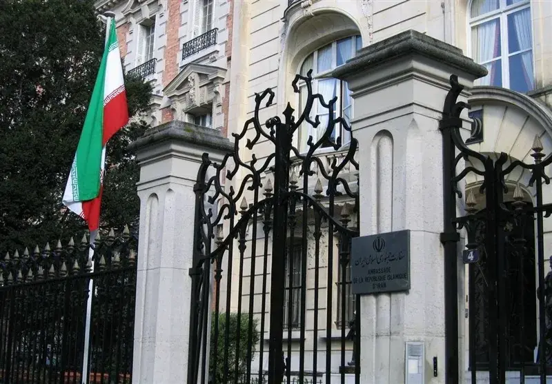 فرانسه: به علت اقدامات ایران علیه ۲ دیپلمات فرانسوی، ۲ کارمند سفارت ایران در پاریس را اخراج کردیم