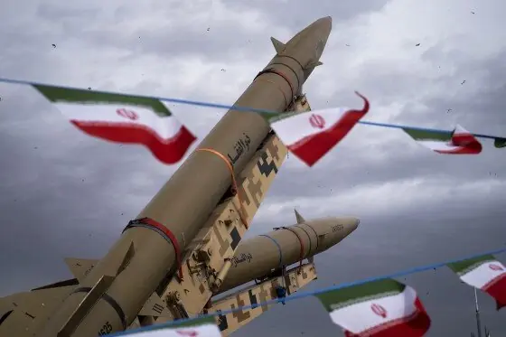ایران با کمک روسیه زرادخانه موشکی و پهپادی خود را بازسازی میکند؛ افزایش آمادگی نظامی همزمان با مذاکره