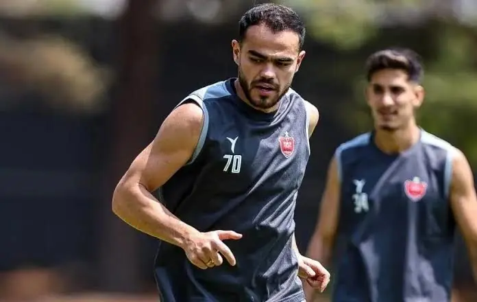 پرسپولیس - اوستون اورونوف؛ مشکلی وجود دارد؟