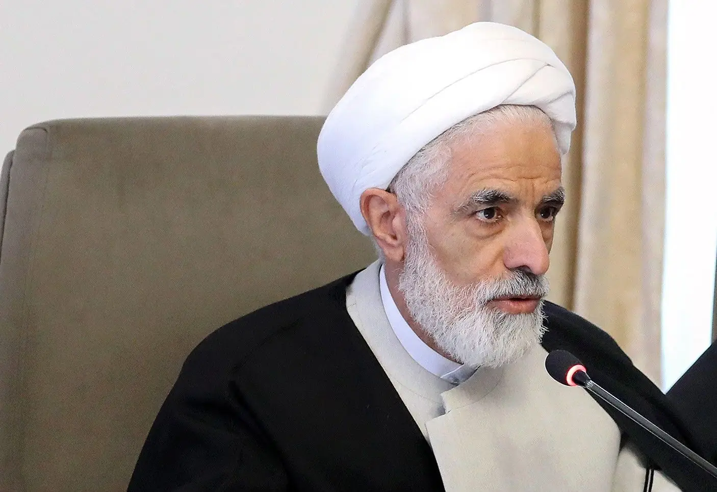 معاون رئیسجمهور: طرح مقابله با نفوذ مغایر با قانون اساسی و حقوق شهروندی است