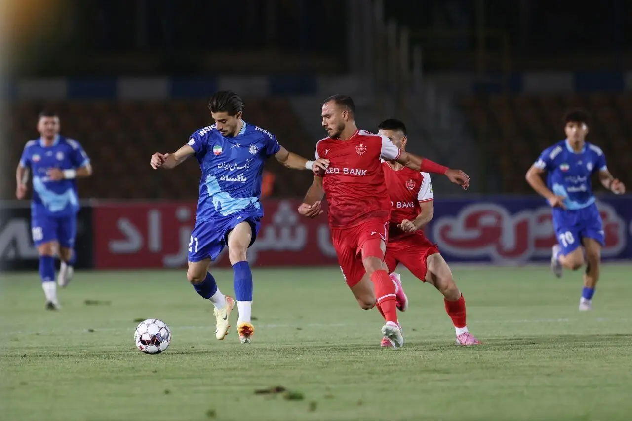 شکایت باشگاه پرسپولیس از قضاوت داور در دیدار با استقلال خوزستان