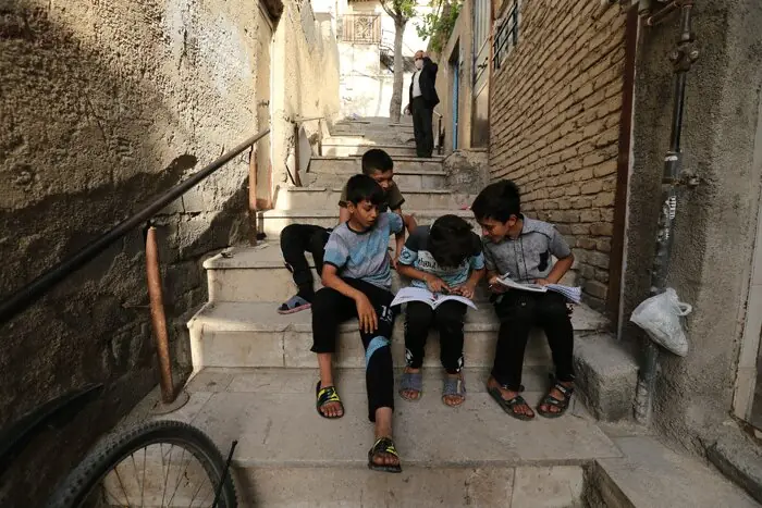  تصویری از یک «مکتبخانه» در تهران در دوره ناصرالدین‌شاه