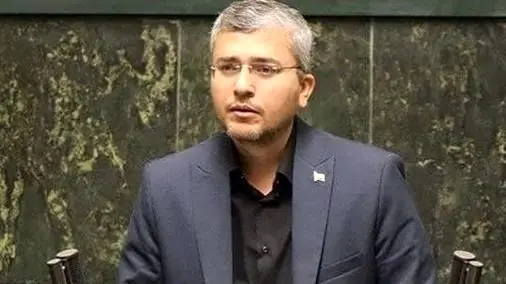 لباس ترامپ هنوز بوی غذای هواپیما میدهد، آنوقت ادعای تصاحب تنگه هرمز را میکند