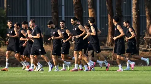 بانک شهر و هیأت مدیره در کنار حدادی