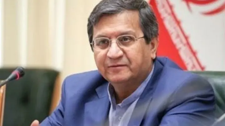 نامه همتی به رهبر انقلاب درباره تامین کالاهای اساسی و دارو / شرایط اقتصادی بهبود می یابد