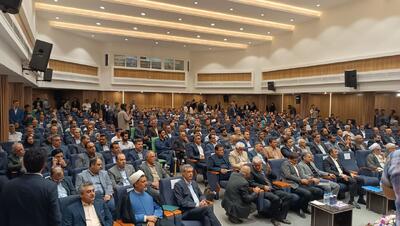 قدردانی از ۶۵ واحد برتر صنعتی و تولیدی؛ تجلیل سنگربانان تولید در کرمان زیر سایه تحریمها