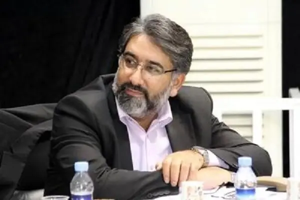 احزاب باید برای عبور از چالشهای کشور برنامه ارائه دهند