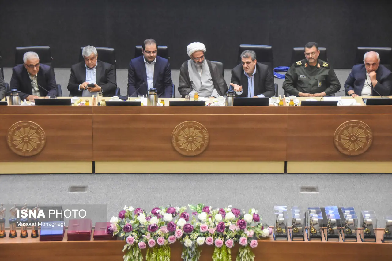 تأکید استاندار سمنان بر ضرورت اصلاح برخی قوانین در جهت رفع موانع تولید