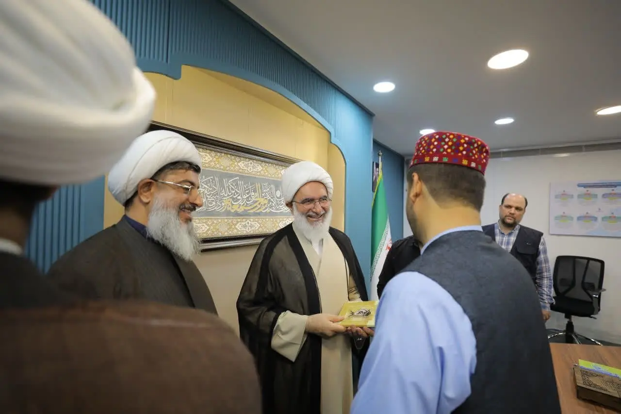 سرودههای شاعران معاصر برای رهبر شهید منتشر شد