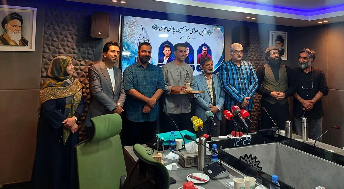  محمد معتمدی: مشکل نداشتن عزت نفس ملی است