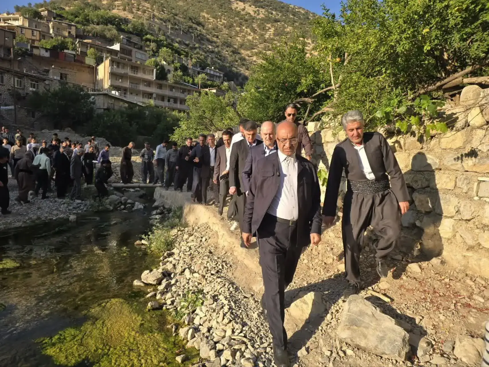 استاندار کرمانشاه دستور بررسی دقیق منشأ حادثه وتامین فوری آب سالم باینگان را صادر کرد