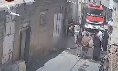 لحظه تلخ انفجار تجمع گاز و سوختگی آتشنشانها در مهاباد/ ویدئو